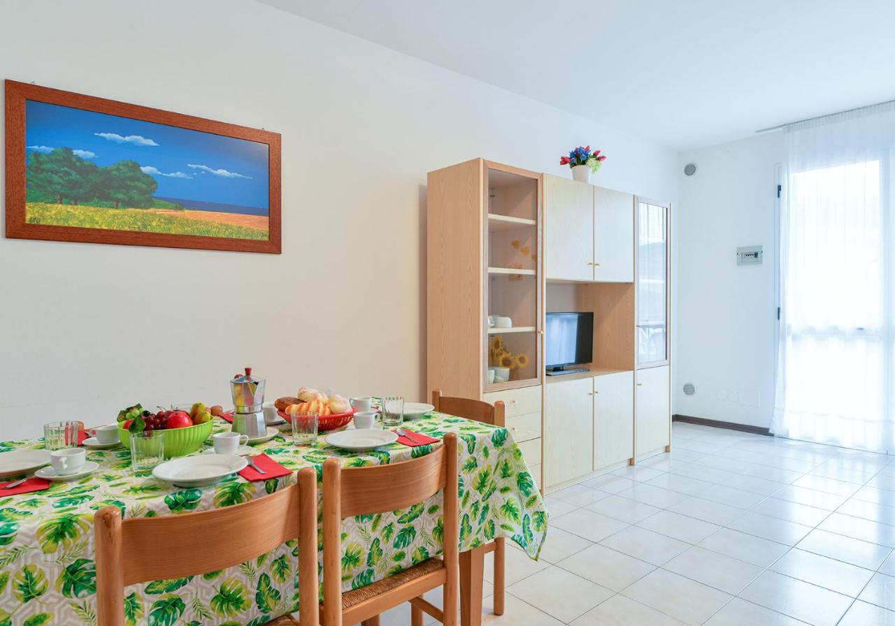 Apartament With Swimming Pool Apartment Caorle Exterior photo