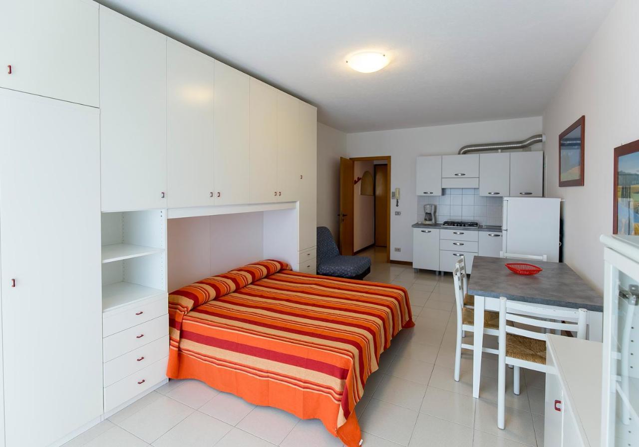 Apartament With Swimming Pool Apartment Caorle Exterior photo